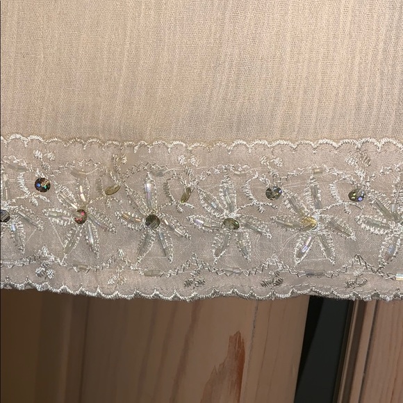 Beautiful beaded cream light flows dress - Picture 3 of 7